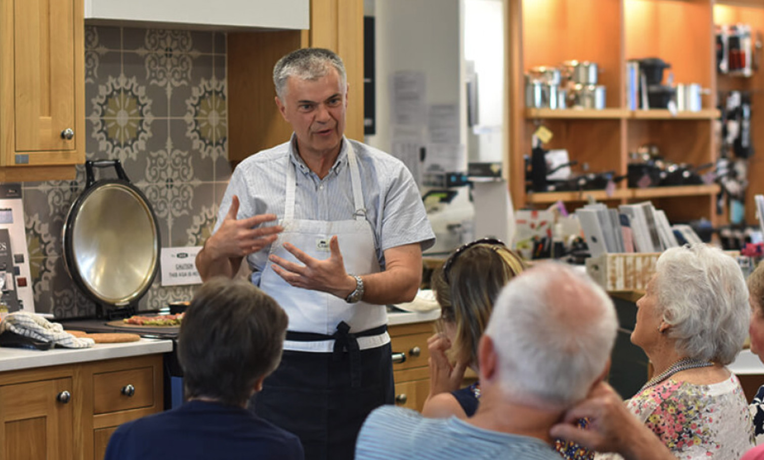 Darts Farm Garton King